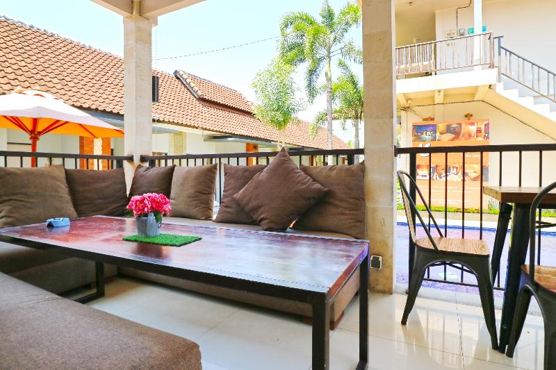 Lembayung Sari Homestay by ZUZU - Teras