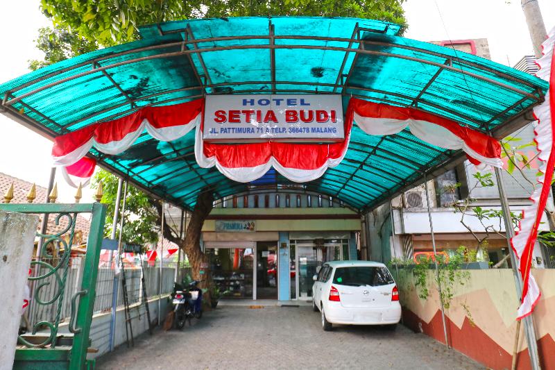 Hotel Setia Budi by ZUZU - Genel