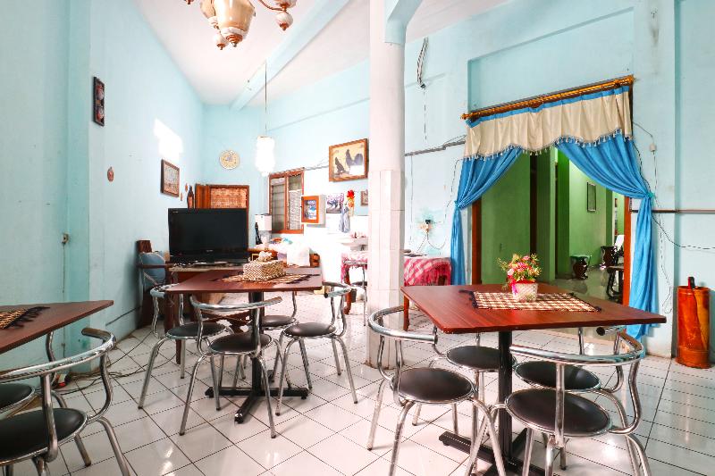 Hotel Setia Budi by ZUZU - Restoran