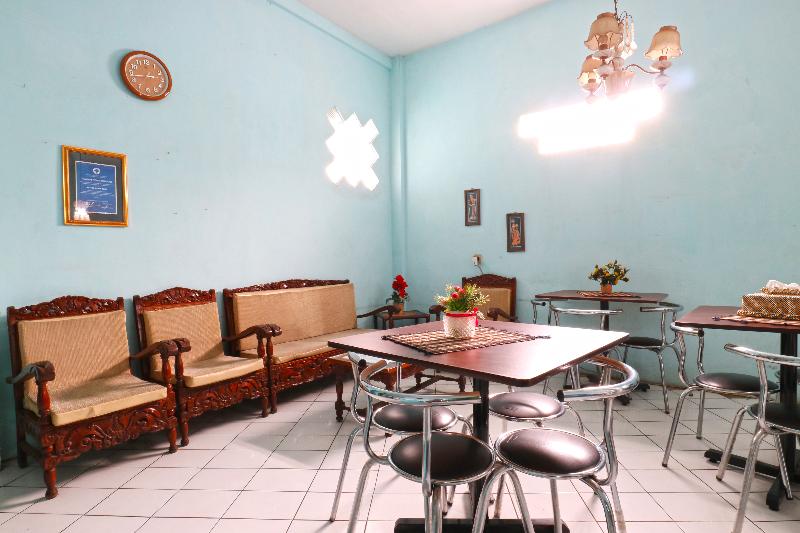 Hotel Setia Budi by ZUZU - Restoran