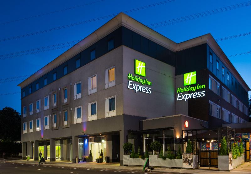 Holiday Inn Express Wimbledon South - Genel