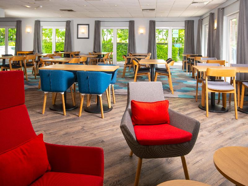Holiday Inn Express Peterborough - Lobi