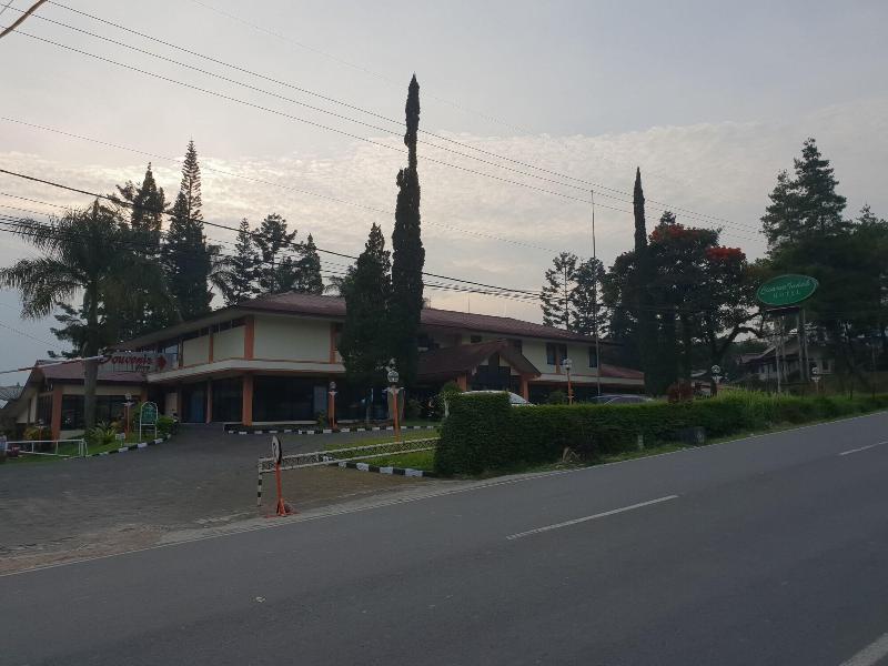 Hotel Cisarua Indah - Genel