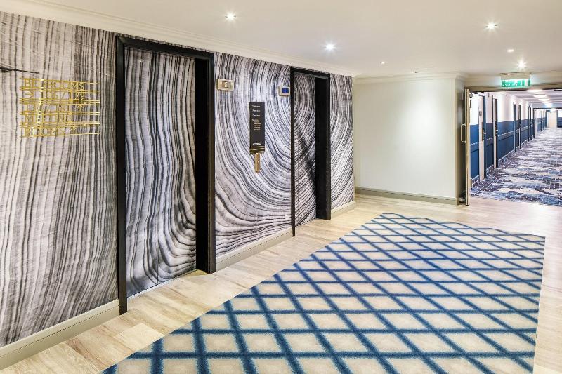 Crowne Plaza Manchester Airport - Lobi