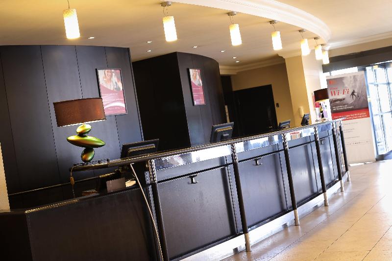 Crowne Plaza Manchester Airport - Lobi