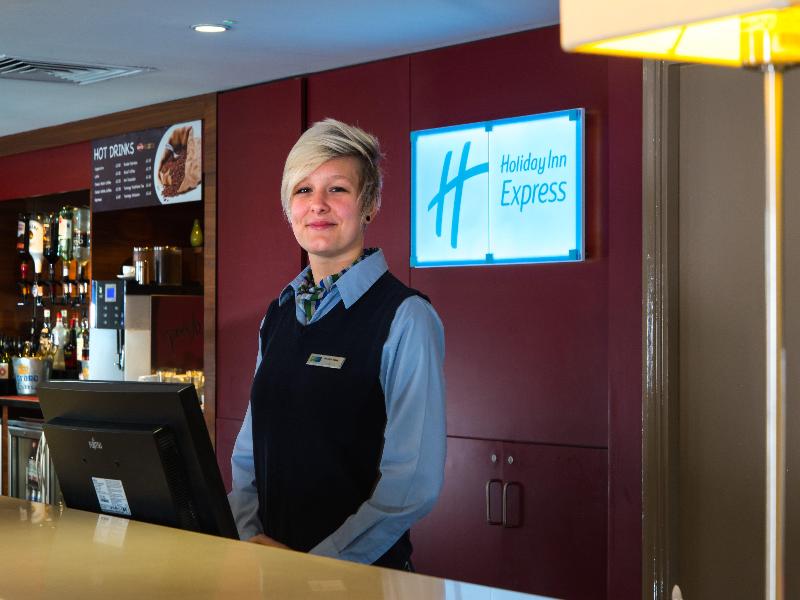 Holiday Inn Express Manchester Salford Quay - Lobi