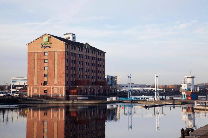 Holiday Inn Express Manchester Salford Quay - Genel