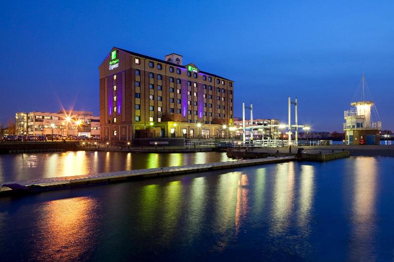 Holiday Inn Express Manchester Salford Quay - Genel