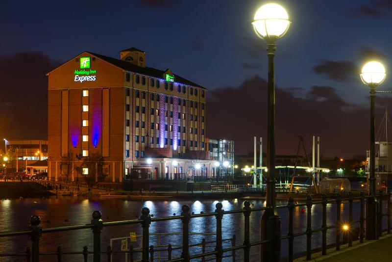 Holiday Inn Express Manchester Salford Quay - Genel