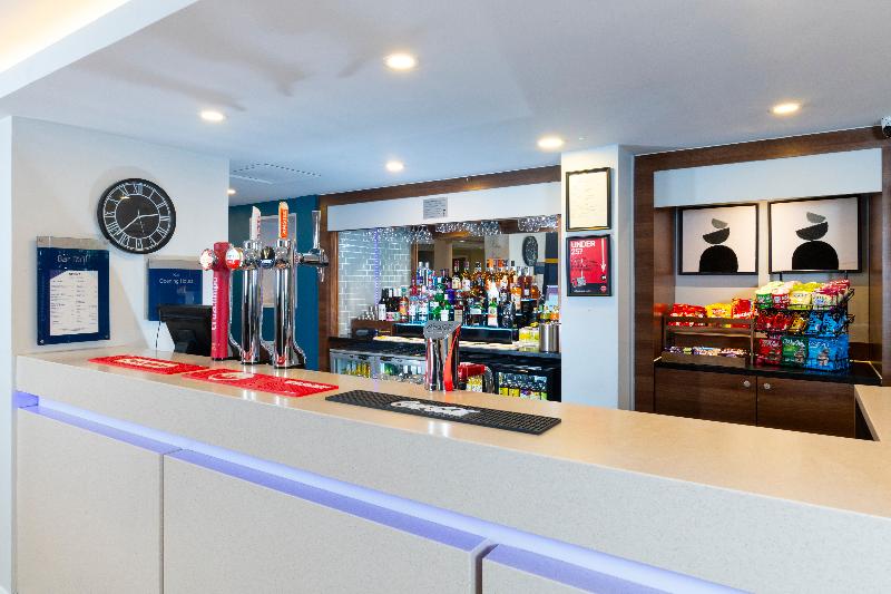Holiday Inn Express Birmingham Oldbury M5/Jct.2 - Bar