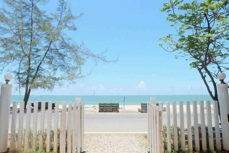 At-Pran Resort - Plaj