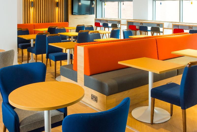 Holiday Inn Express Swindon City Centre - Bar
