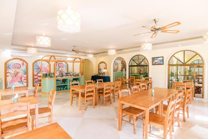 The Pineapple Hotel (SHA) - Restoran