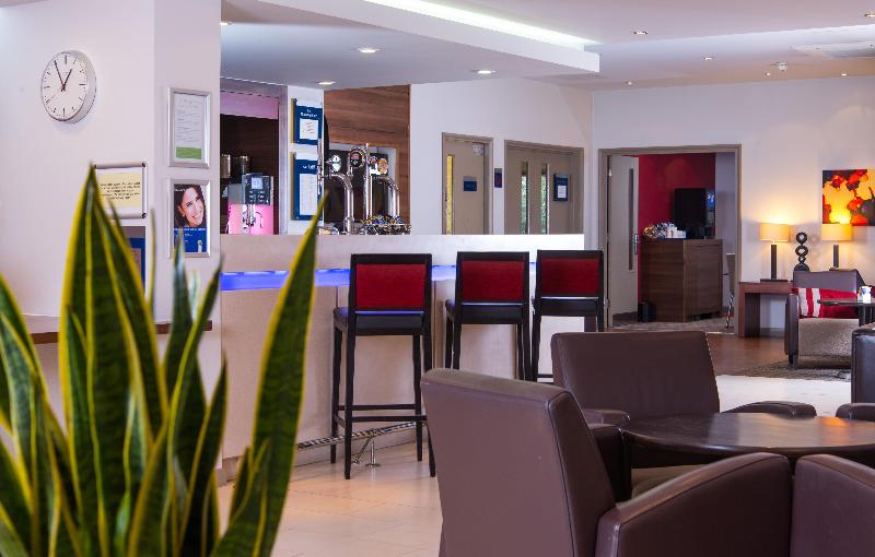 Holiday Inn Express Taunton East - Bar