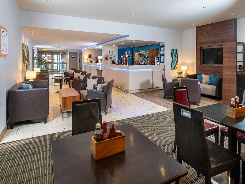 Holiday Inn Express Taunton East - Lobi