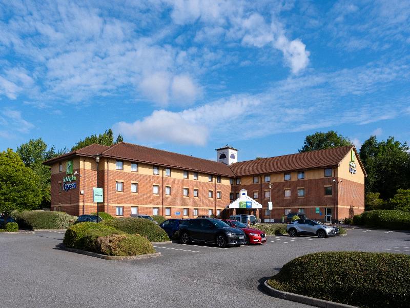 Holiday Inn Express Taunton East - Genel