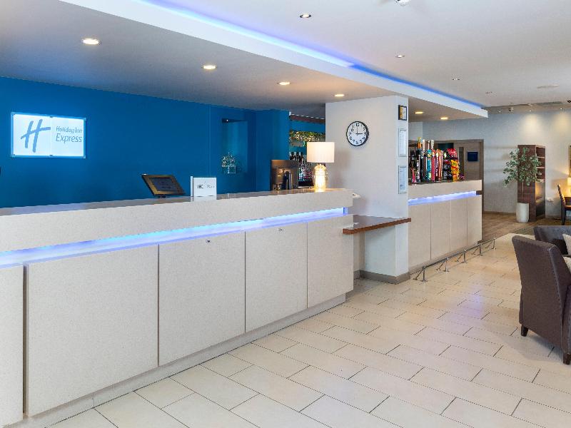 Holiday Inn Express Taunton East - Genel
