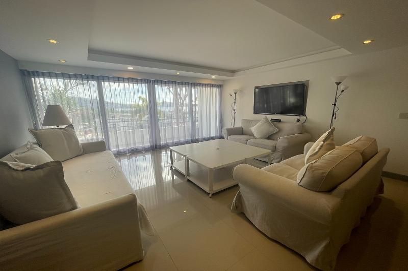 Swiss Villas Panoramic – Hillside Beach View - Oda