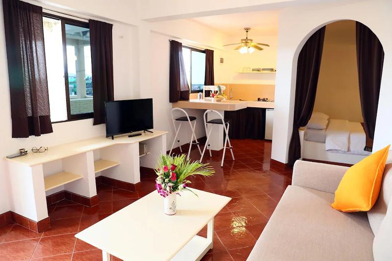 Swiss Villas Panoramic – Hillside Beach View - Oda