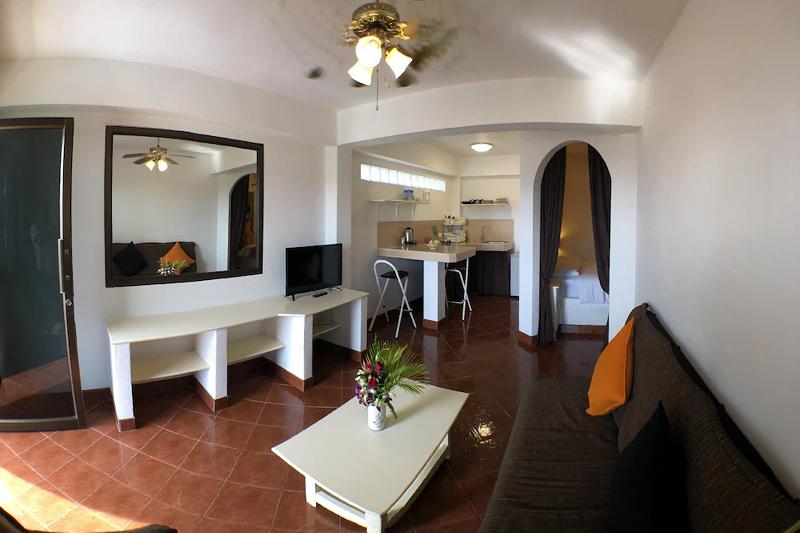 Swiss Villas Panoramic – Hillside Beach View - Oda