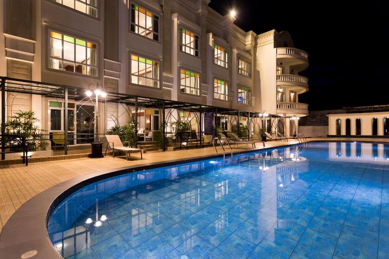 Erawan Hotel - Havuz
