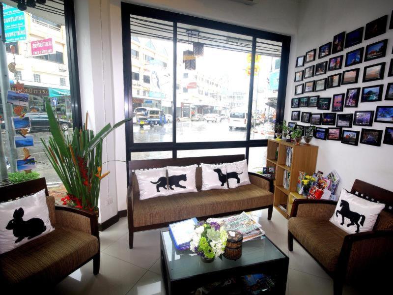 My Place @ Surat Hotel - Lobi