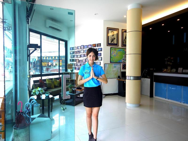 My Place @ Surat Hotel - Lobi