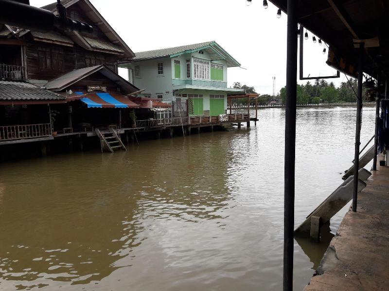 Phenwaree Amphawa Resort by ZUZU - Genel