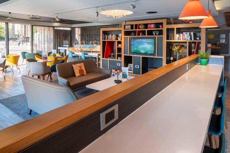 Holiday Inn London Brentford Lock - Bar