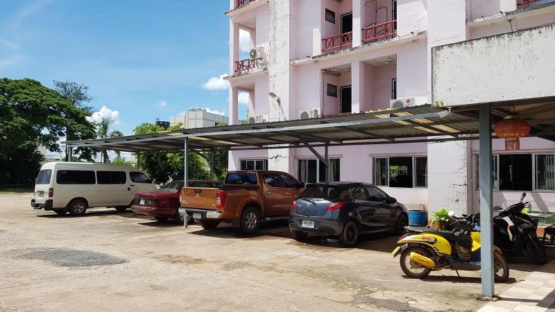 Rich Hotel - Genel