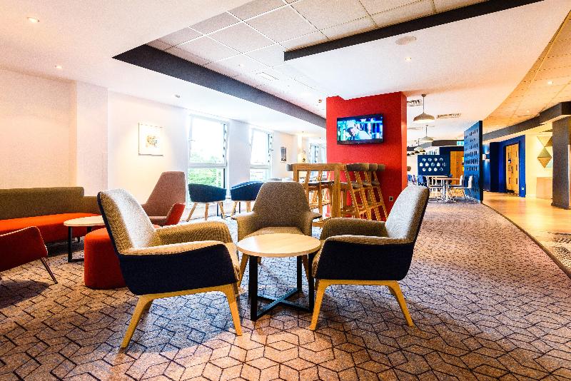 Holiday Inn Express Portsmouth Gunwharf Quays - Bar