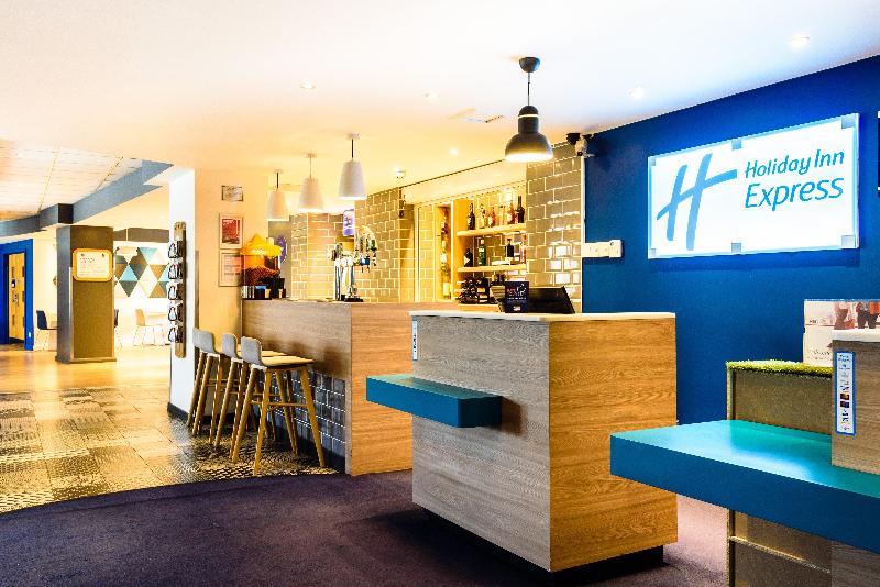 Holiday Inn Express Portsmouth Gunwharf Quays - Genel
