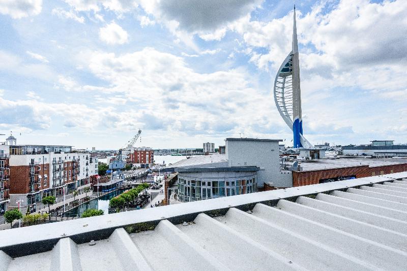 Holiday Inn Express Portsmouth Gunwharf Quays - Genel