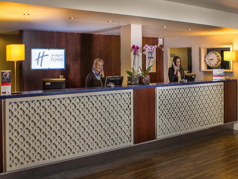 Holiday Inn Express London Royal Docks - Lobi