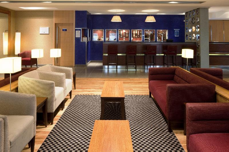 Holiday Inn Express Southampton M27 Jct 7 - Bar
