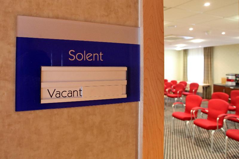 Holiday Inn Express Southampton M27 Jct 7 - Toplantı