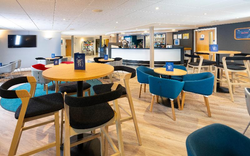 Holiday Inn Express Stafford - Bar