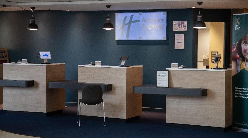 Holiday Inn Express Stansted Airport - Lobi
