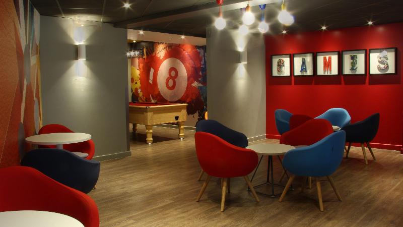 Holiday Inn Express Stansted Airport - Genel