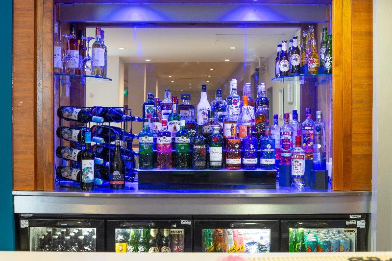 Holiday Inn Express Stevenage - Bar