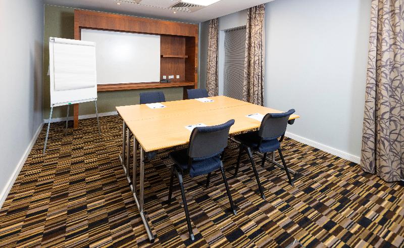 Holiday Inn Express Stevenage - Toplantı