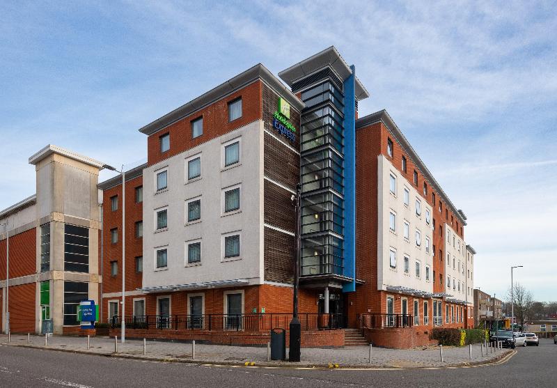 Holiday Inn Express Stevenage - Genel