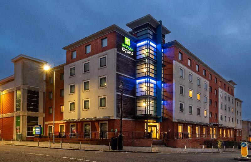 Holiday Inn Express Stevenage - Genel
