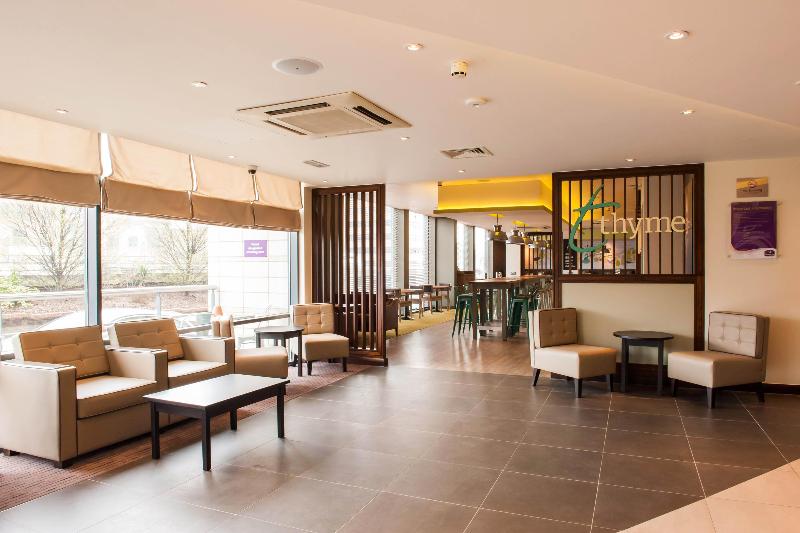 Premier Inn Luton Town Centre - Bar