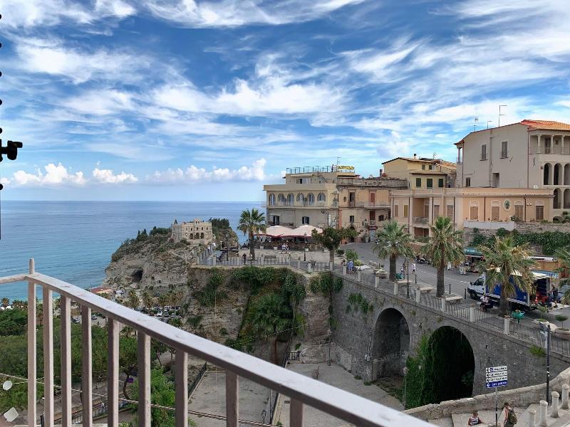 B&B Island Tropea vista mare - Oda