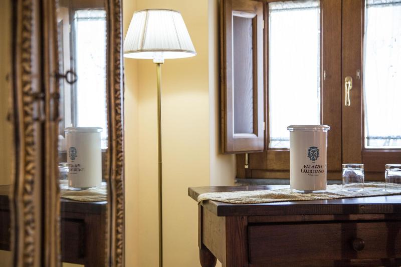 Palazzo Lauritano - Historic Rooms - Oda