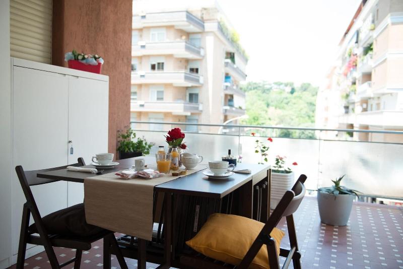 Authentic Sweet Home - Genel