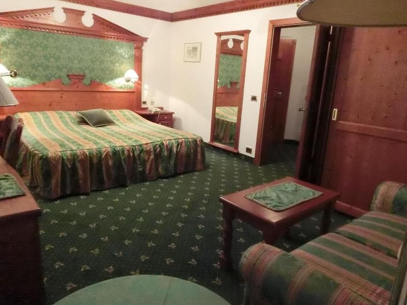 Garni Criss - Oda