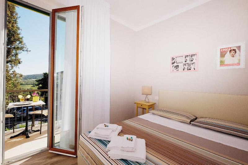 B & B La Cornice - Gina Room With Bathroom and Pri - Oda