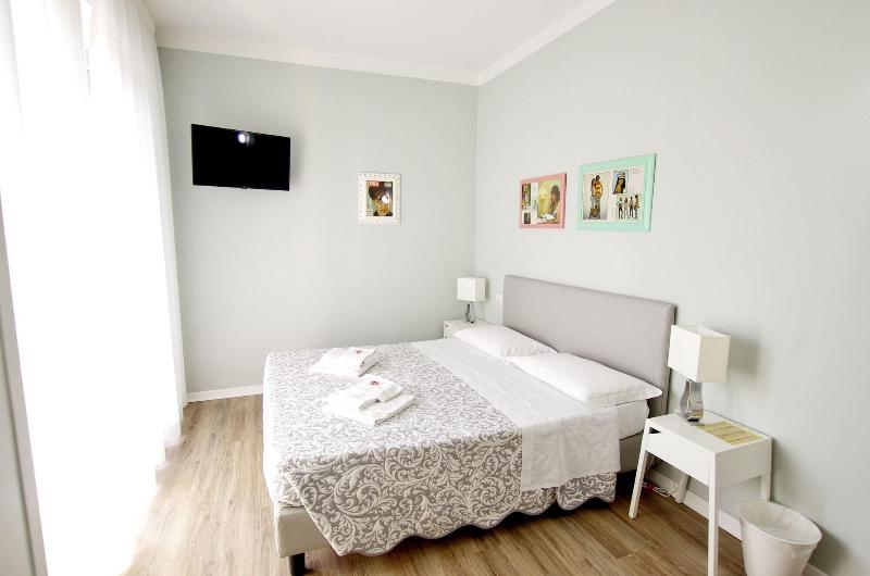 B & B La Cornice - Gina Room With Bathroom and Pri - Oda